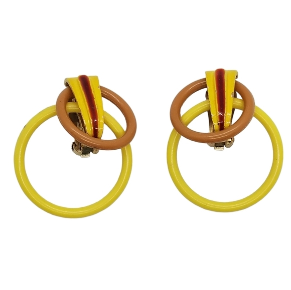 MODE ART VINTAGE 1960s ACRYLIC DOUBLE HOOP TWO TONE CLIP ON EARRINGS - Picture 3 of 5